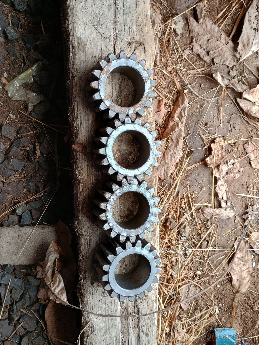 810 d vyvazacka diely napravy John Deere - 5