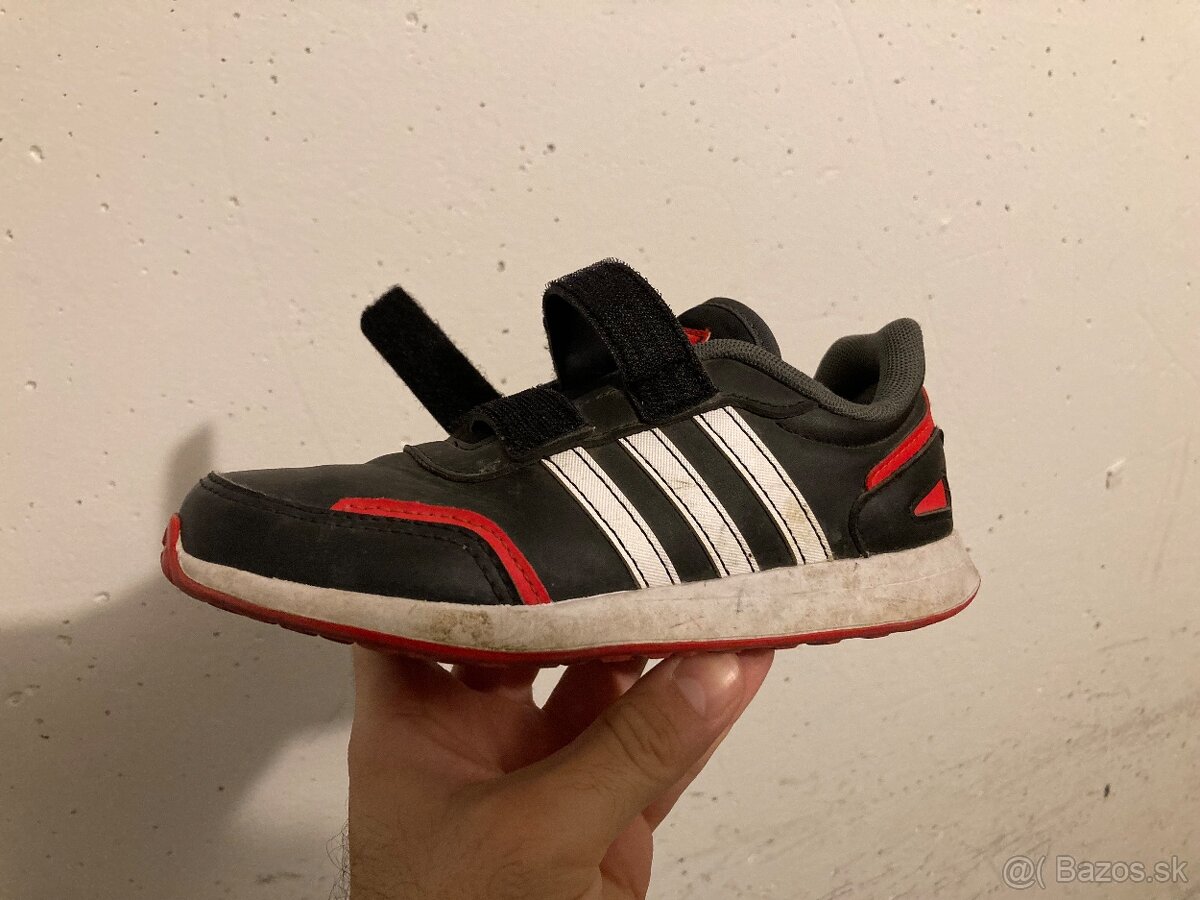 Botasky Adidas EU31 a Fila EU32 - 5