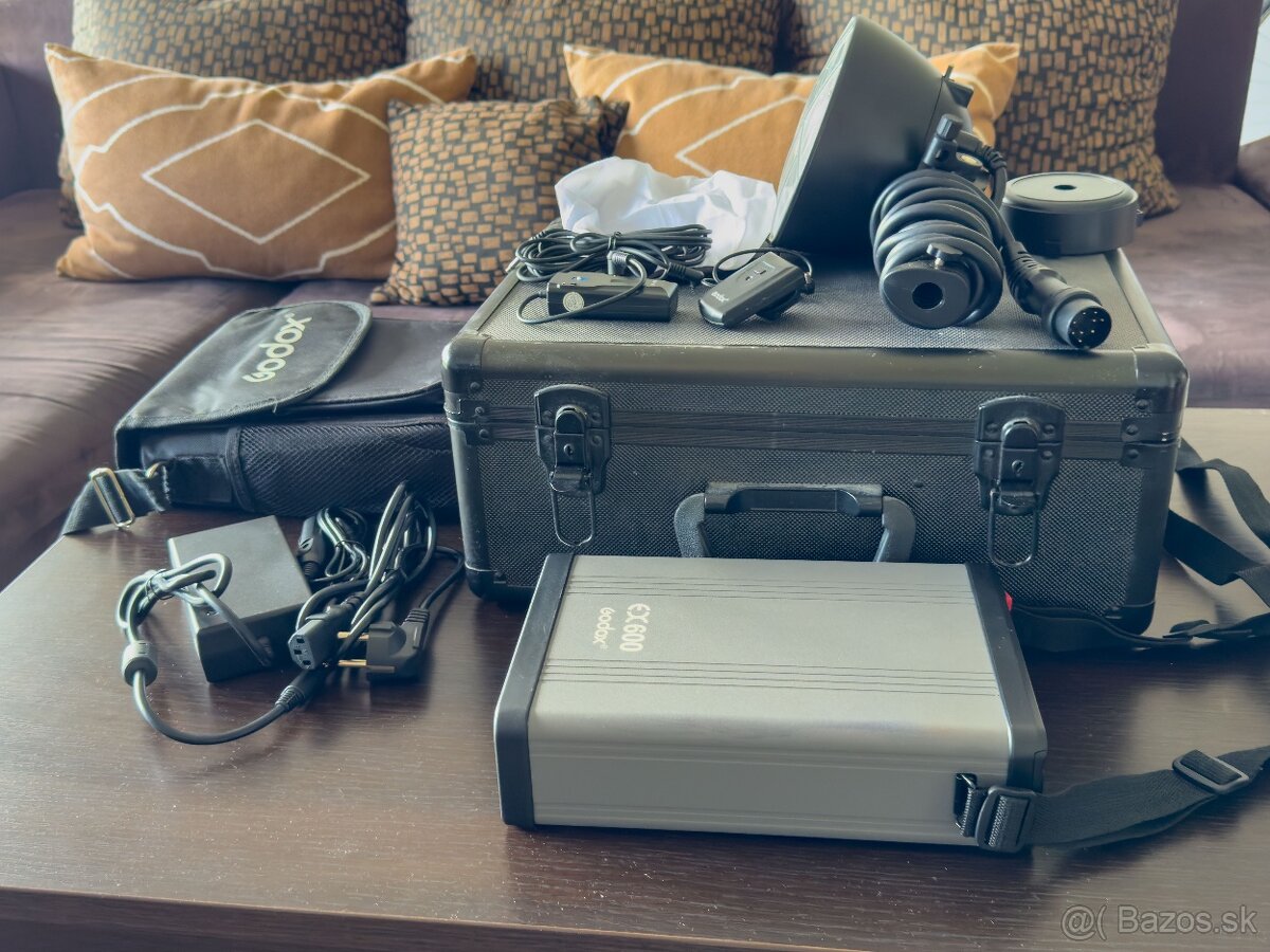 Blesk Godox EX600 - 5