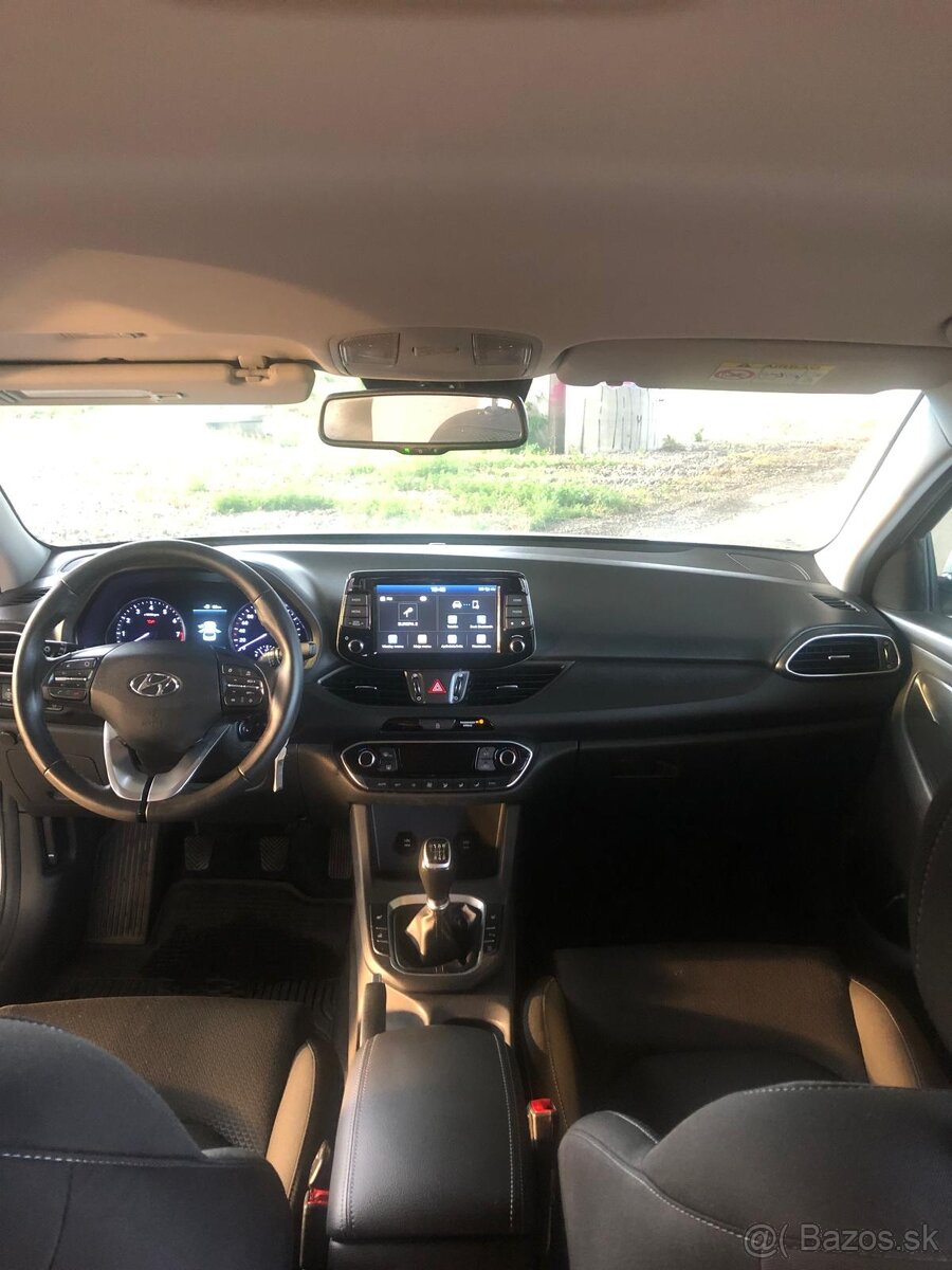 Hyundai Í30 kombi comfort extra 1.4 mpi - 5