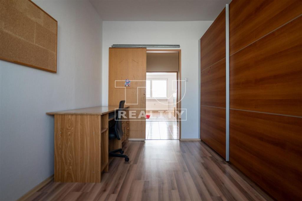 3-izbový byt s výbornou dispozíciou - sídlisko Hájik - 5