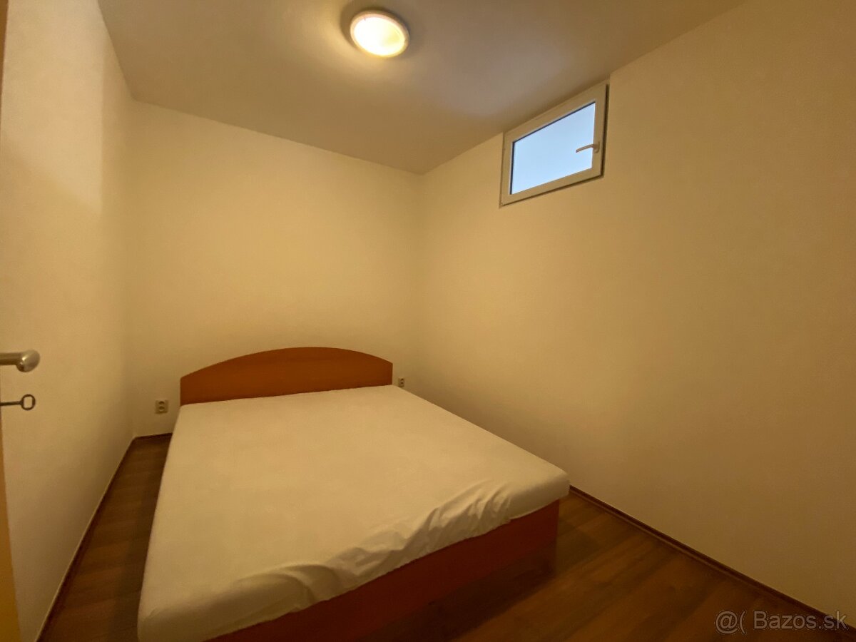 Dvojizbový byt s balkónom vo Zvolene na prenájom - 5