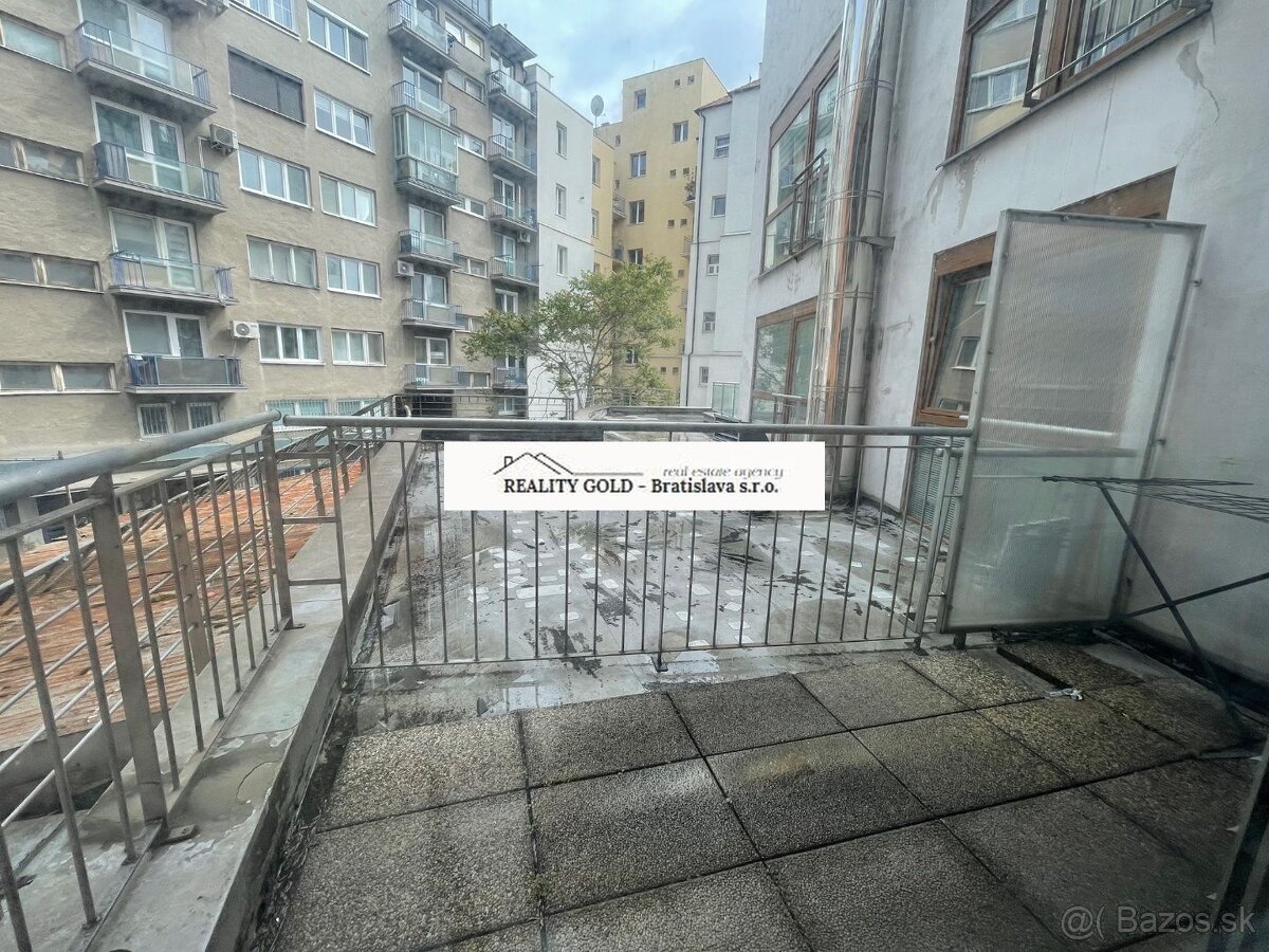 Ponúkame na predaj dvojgeneračný 6 izb. byt s terasou 11,5 - 5