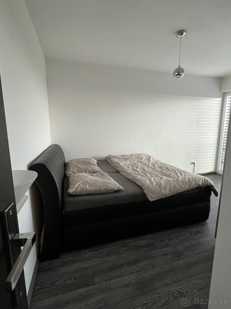 Prenájom 3 izbový byt Plato Levice - 5