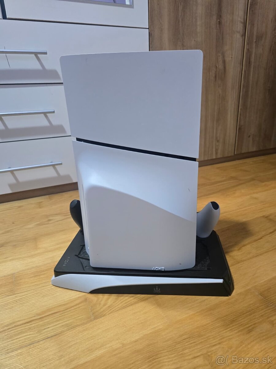PS5 Digital + 2x originálny ovládač + externá CD mechanika - 5