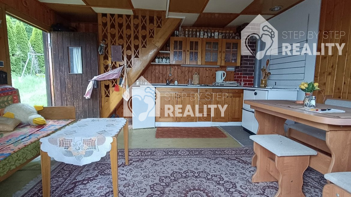 Znížená cena Rekreačná chata s krásnym slnečným pozemkom - 5