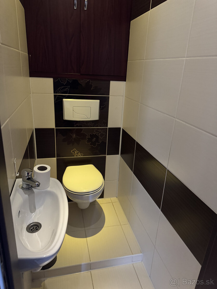 Priestranný 4 izbový byt v tichej lokalite s krásnym výhľado - 5