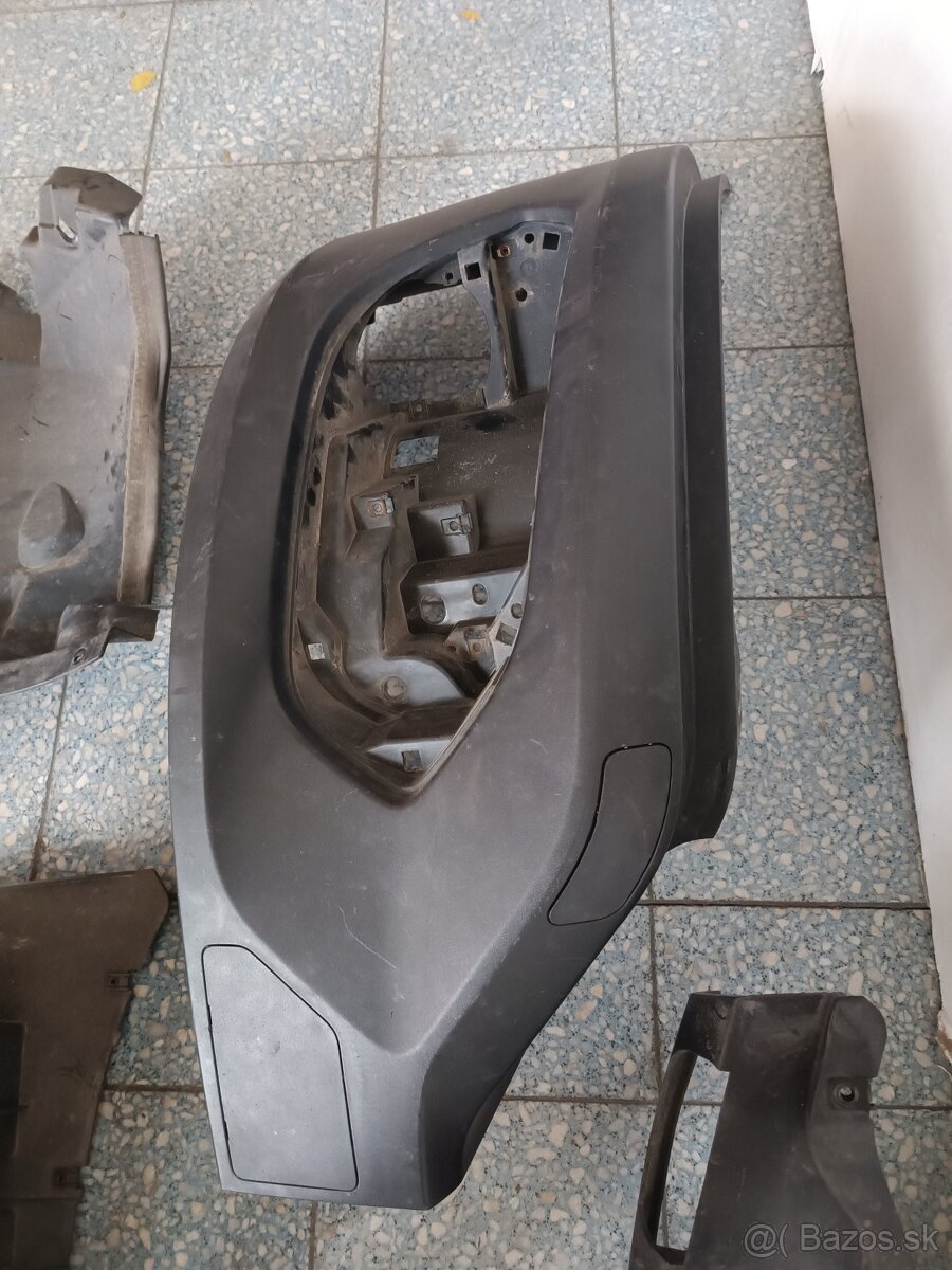 Iveco Daily 2018 - Nazanik, maska , drziaky , Kapota - 5