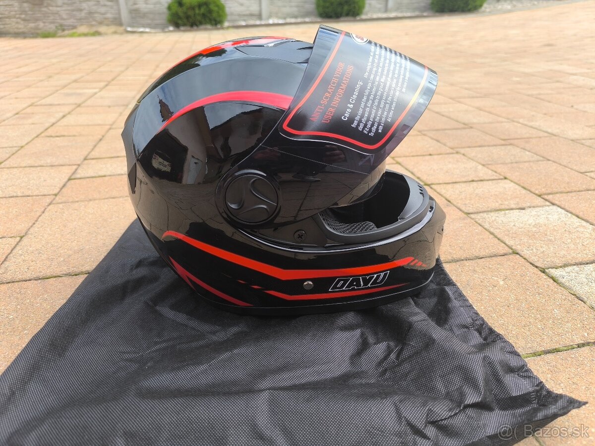 Prilba na motorku - 5