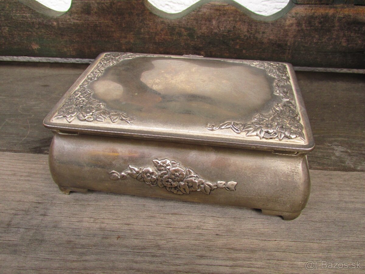 Stará kovová šperkovnica - 5