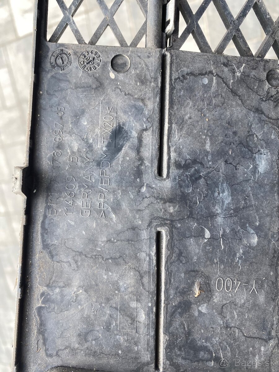 Mriezka predného naraznika LCI bmw e60/61 - 5