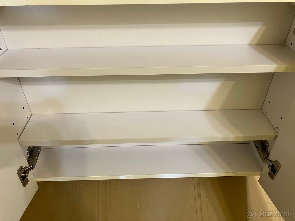 Zrkadlová skrinka do kúpeľne - 5