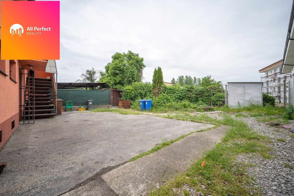 Polyfunkčný dom s obchodom a bytom na predaj - 5