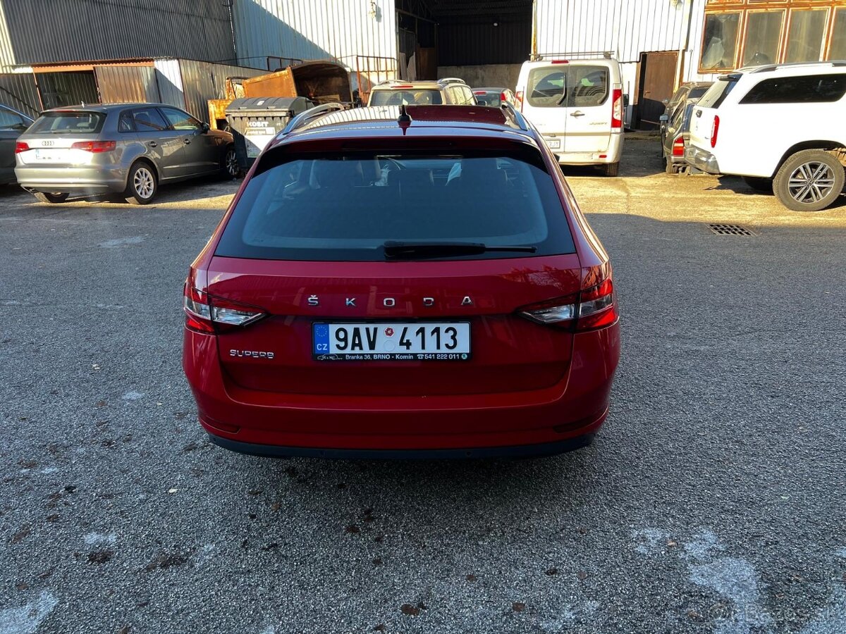ŠKODA SUPERB COMBI 147kW 2.0TDI DSG - 5