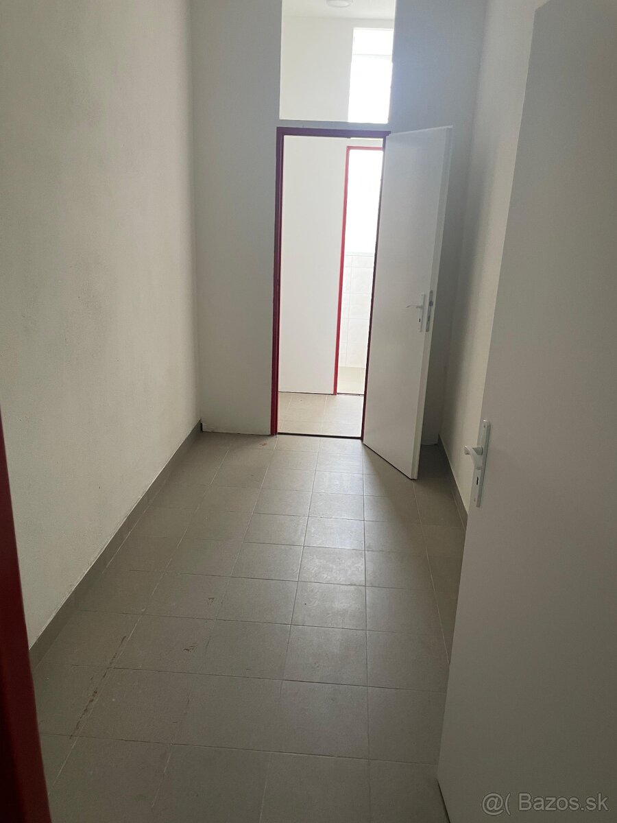 Prenájom hál, lakovne a vonkajsich ploch - Lukov Dvor - 5