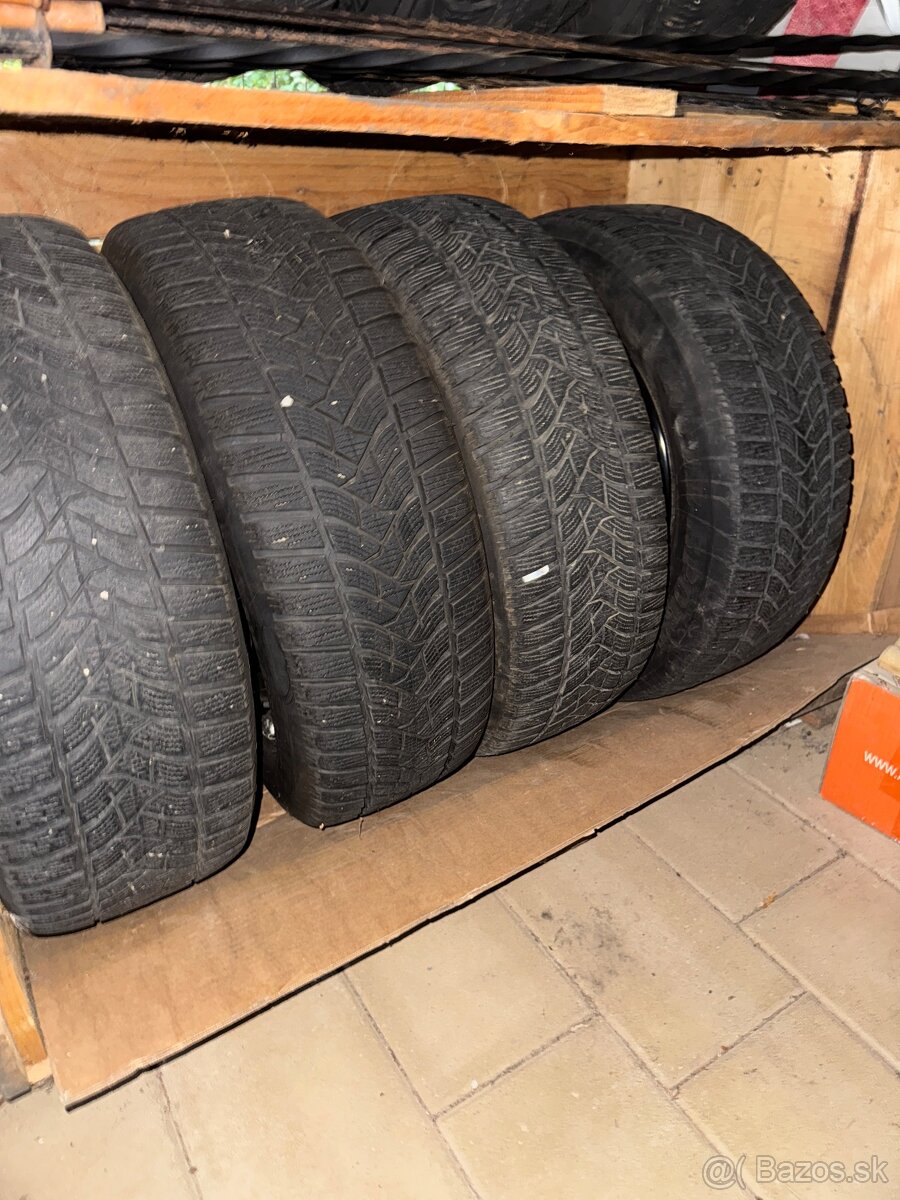 Dunlop Zimné gumy 215/60 R16 - 5