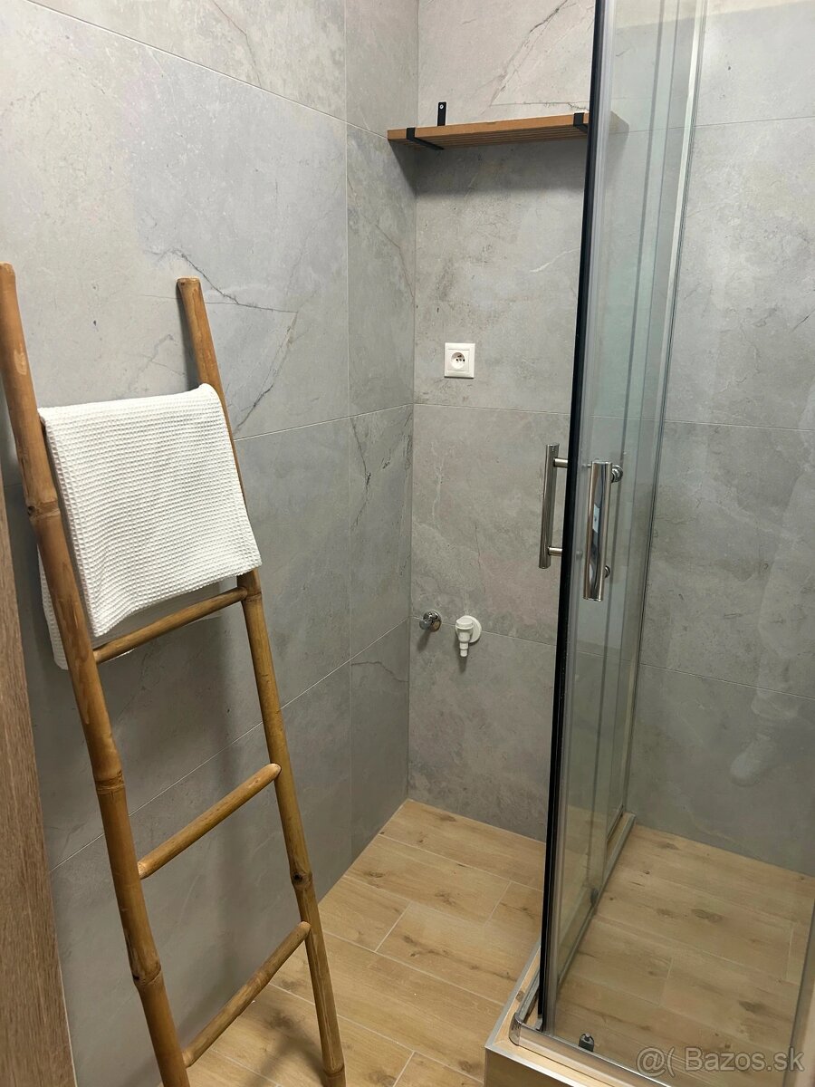 Prenájom 1, 5 izb. byt ,ul. Hviezdna Nitra- centrum - 5