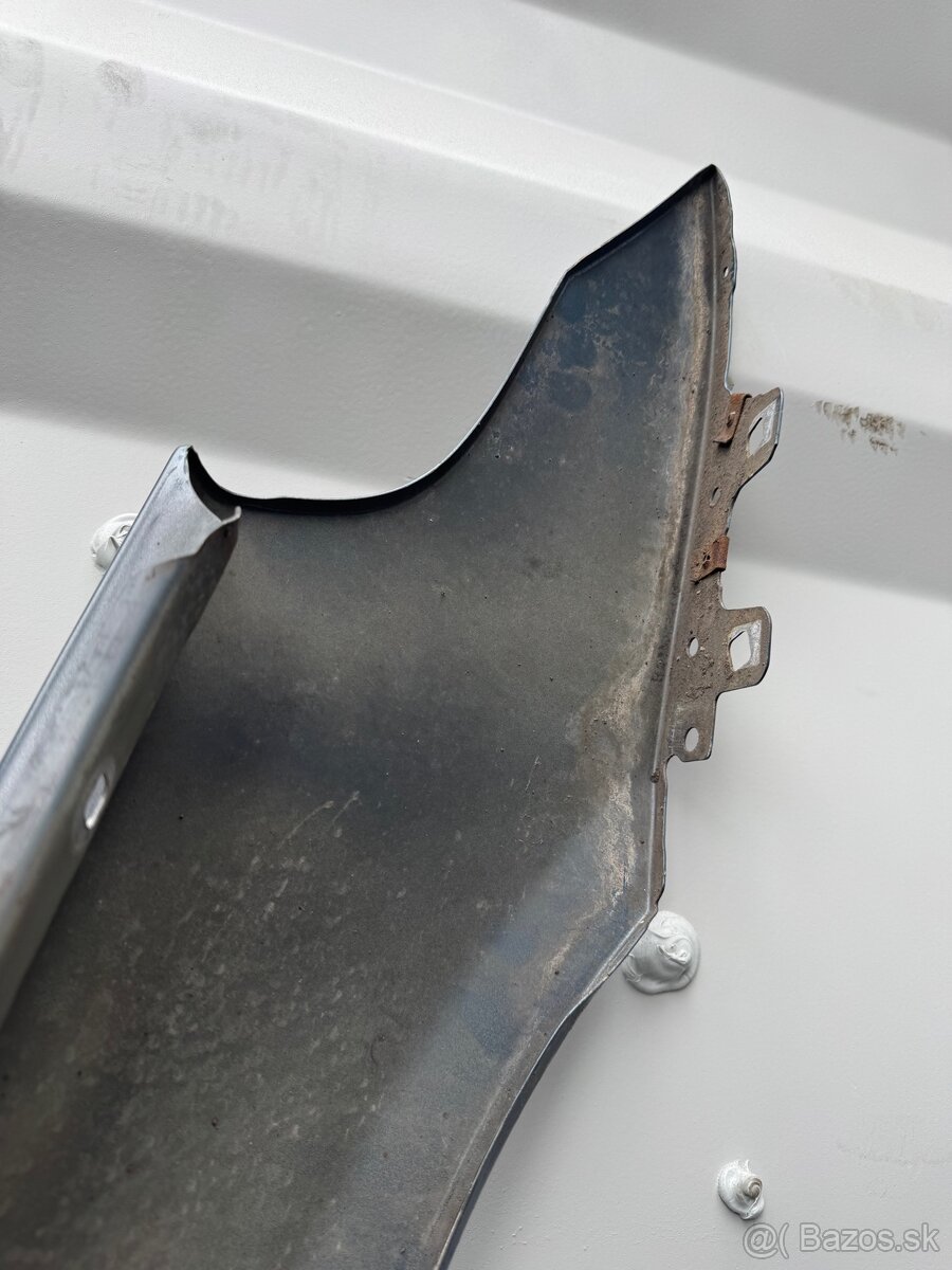 BMW E60/E61 (2004–2010) – ľavý blatník - 5