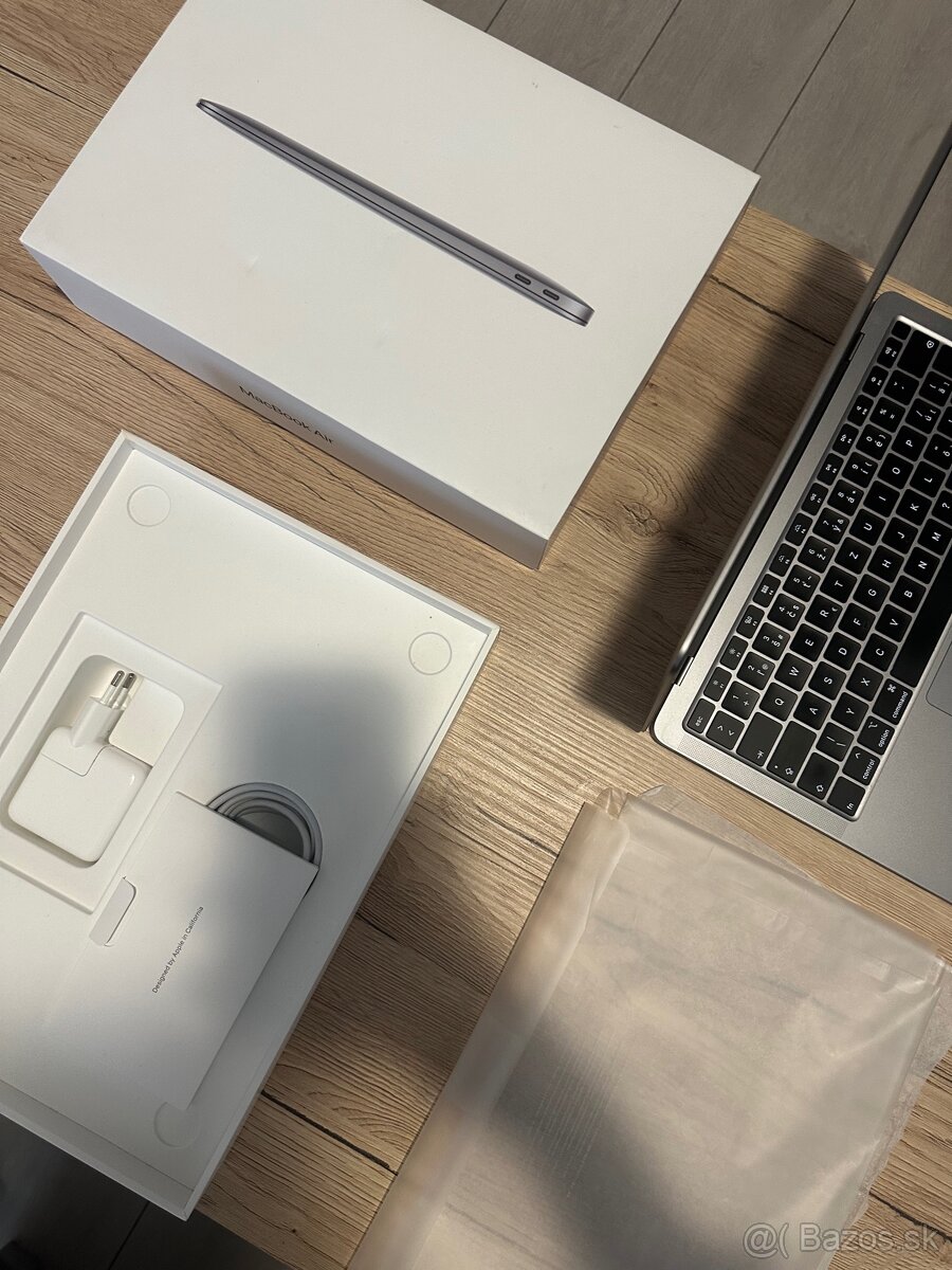 MacBook Air (2020) 13" i3 Space Gray - 5