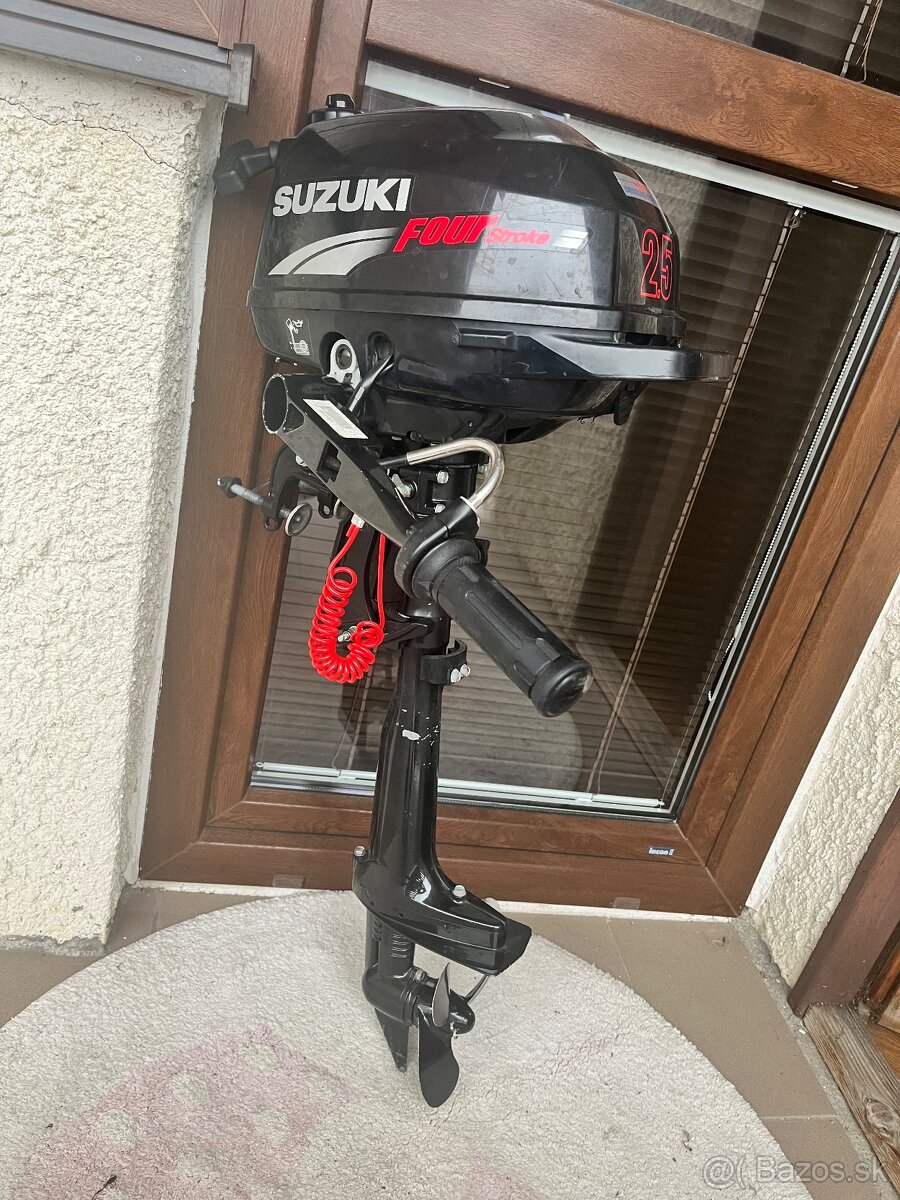 Suzuki 2.5 Lodný motor - 5