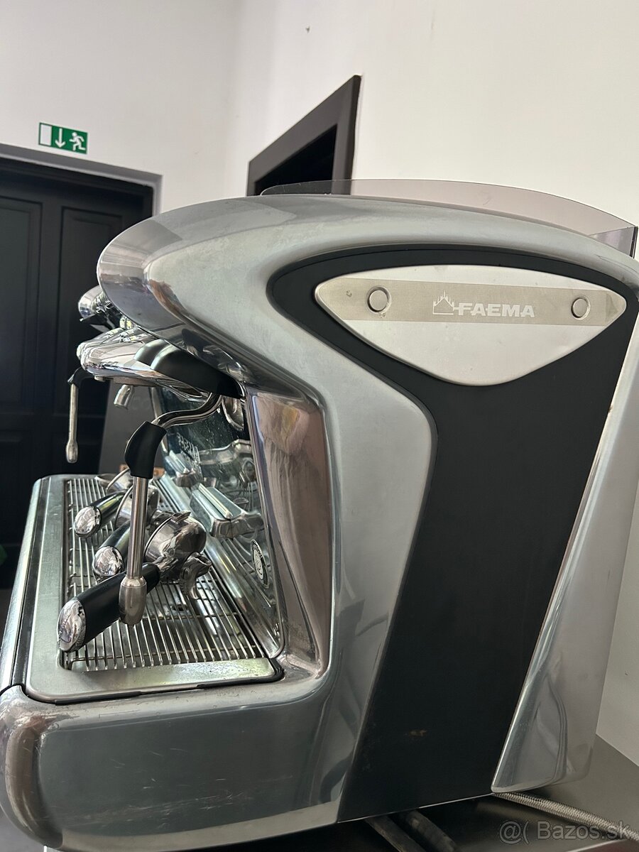 Faema Emblema – profesionálny kávovar (2012, v dobrom stave) - 5