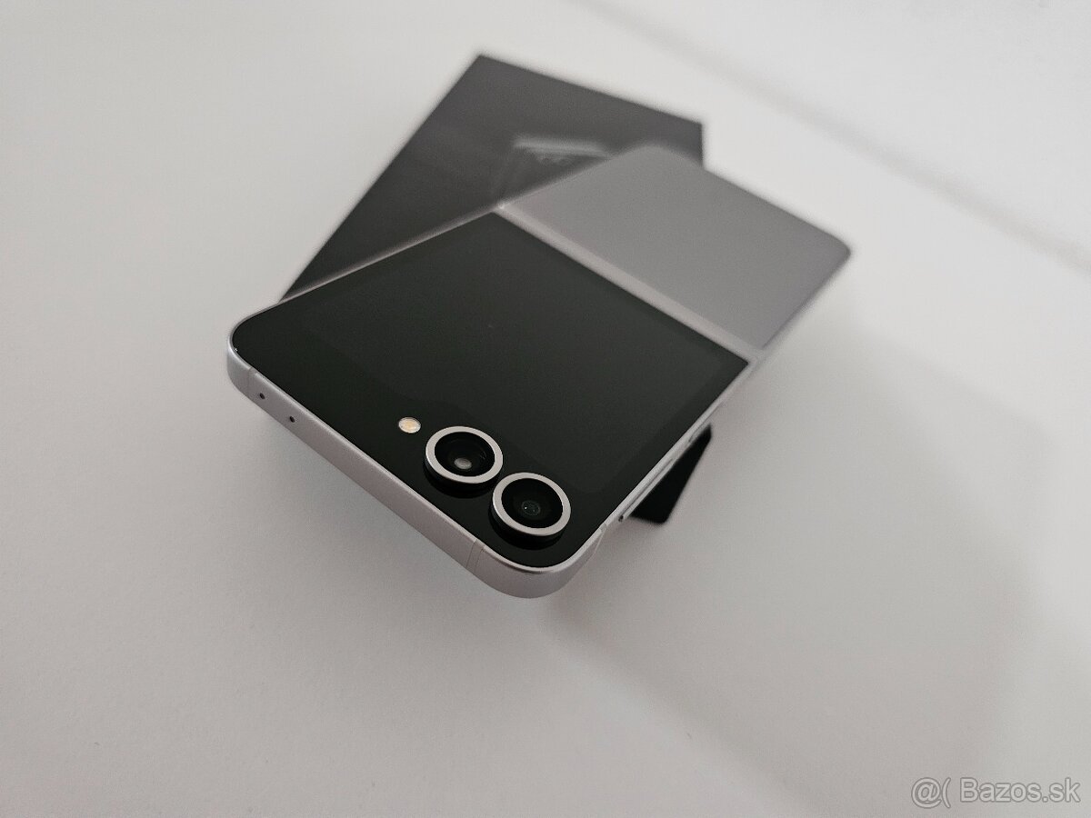 Samsung Galaxy Z Flip 6 - 5