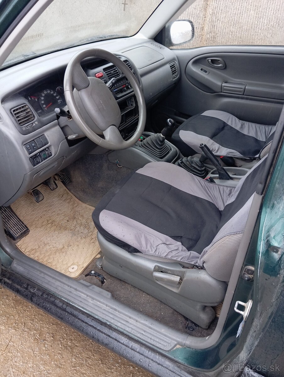 Suzuki Grand Vitara 1.6 benzín 4x4 - 5