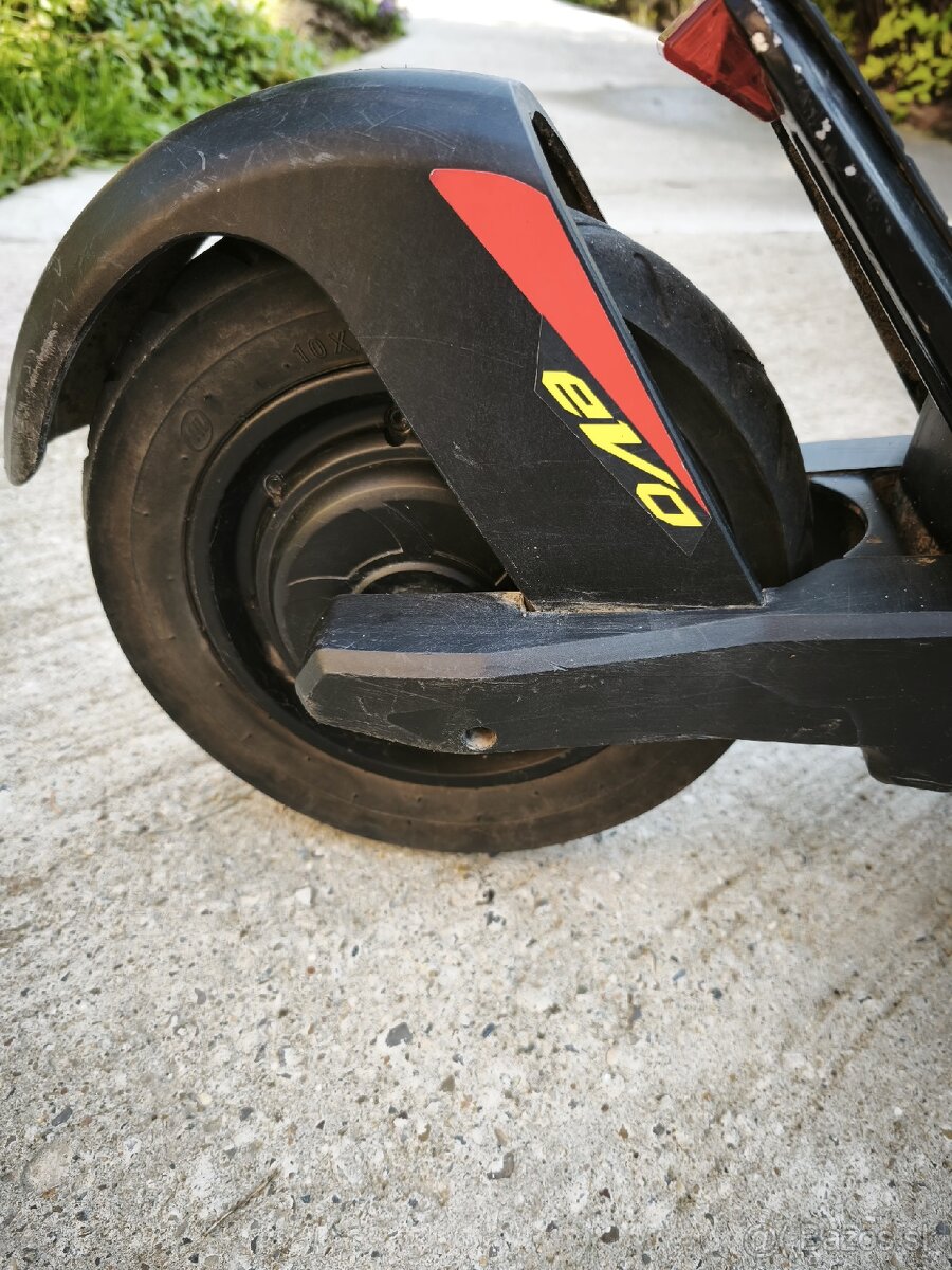 ELEKTRICKÁ KOLOBEŽKA APRILIA - 5