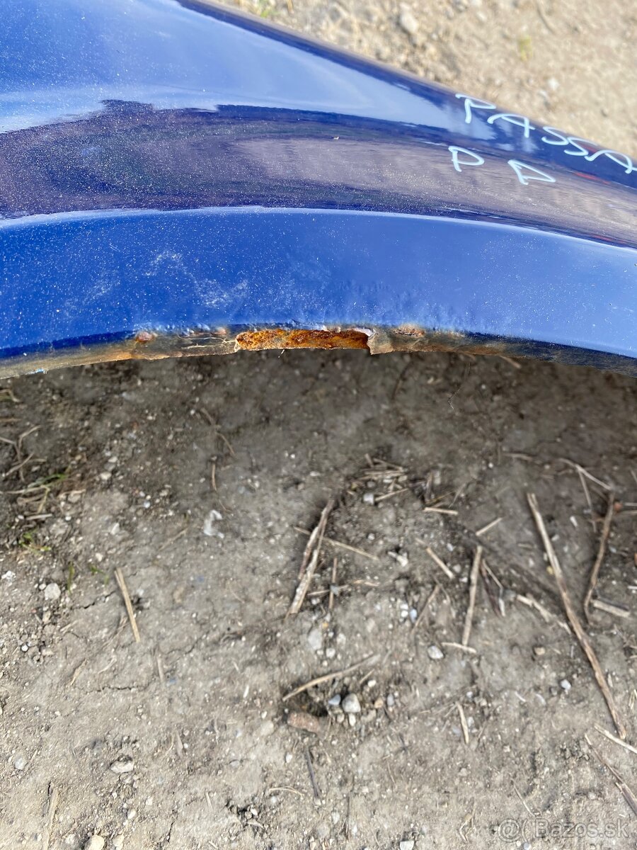 Pravý predný blatník VW passat b5,5 farba LA5E modrá - 5