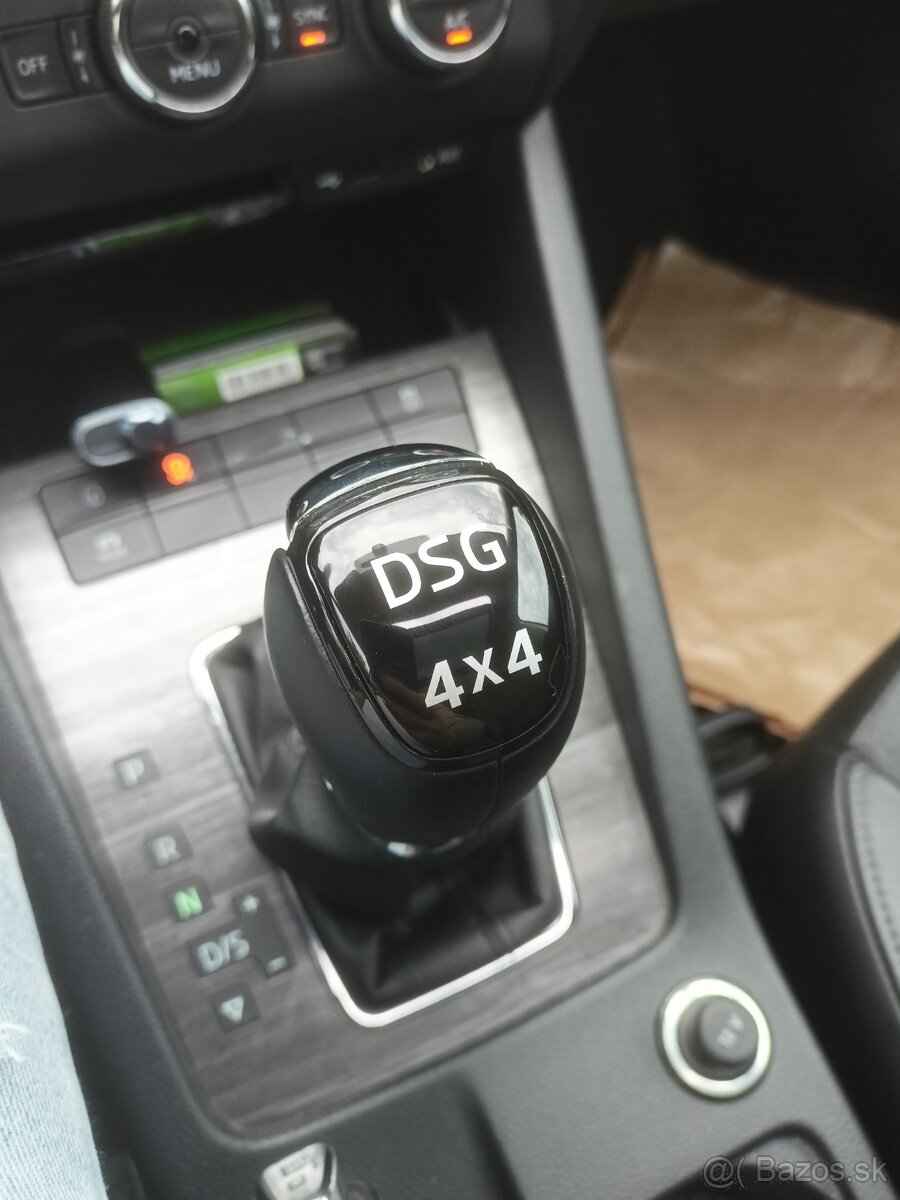 Škoda Octavia scout dsg panorama 4x4 - 5