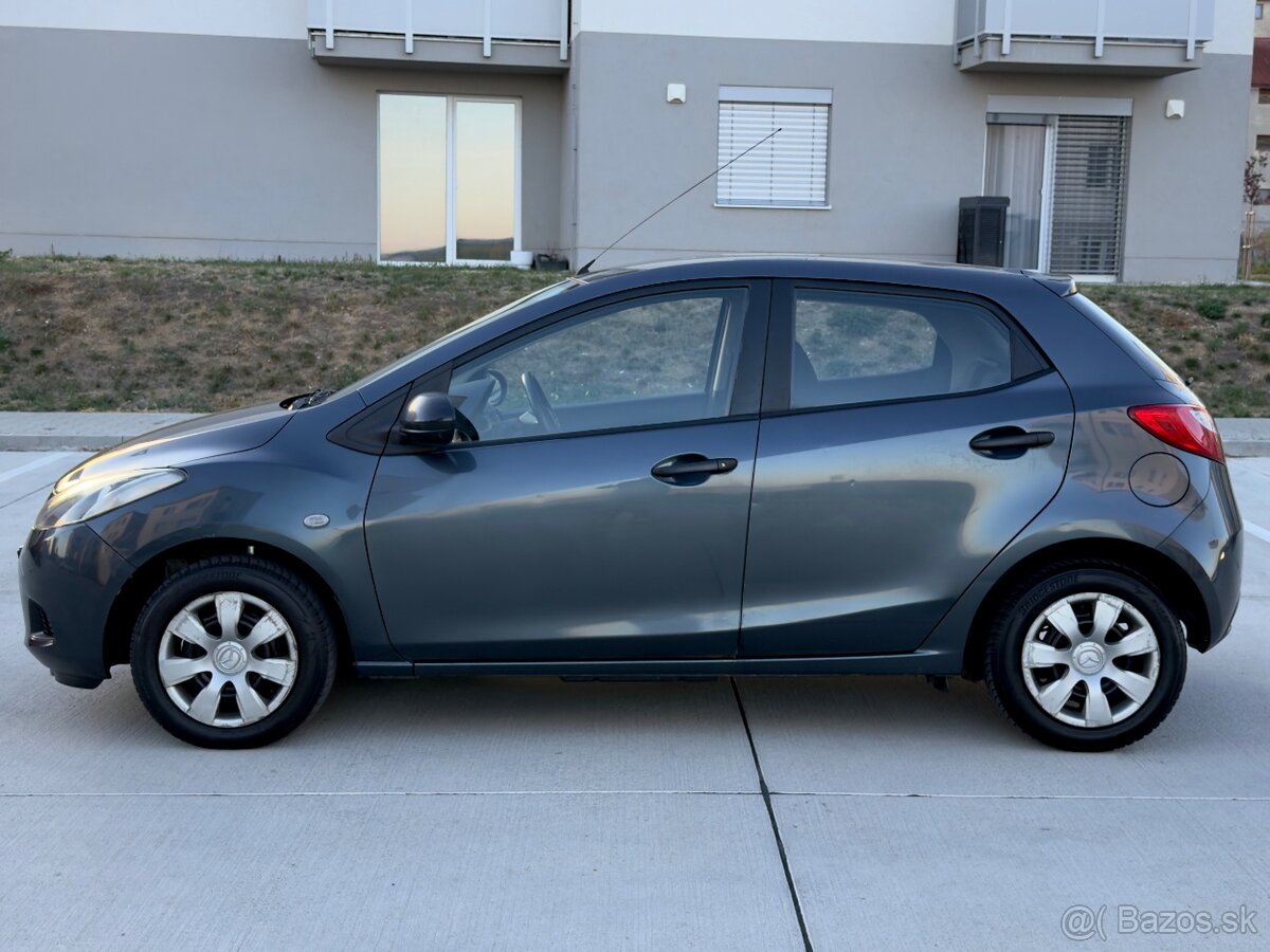 Mazda 2 1,3 benzín 79 000km / NOVÁ STK a EK - 5