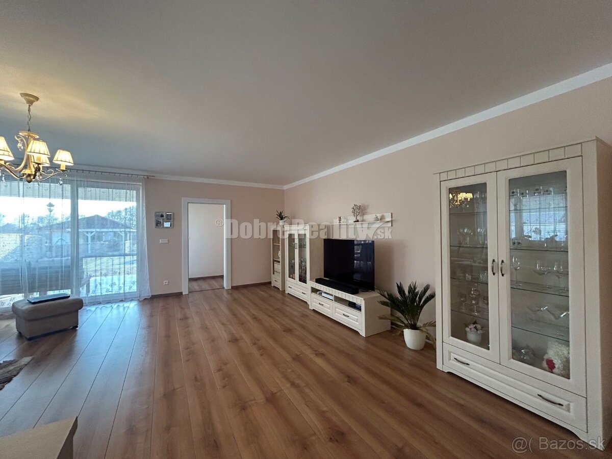 Unikátny 4 izbový rodinný dom pri jazere, kompletne zariaden - 5