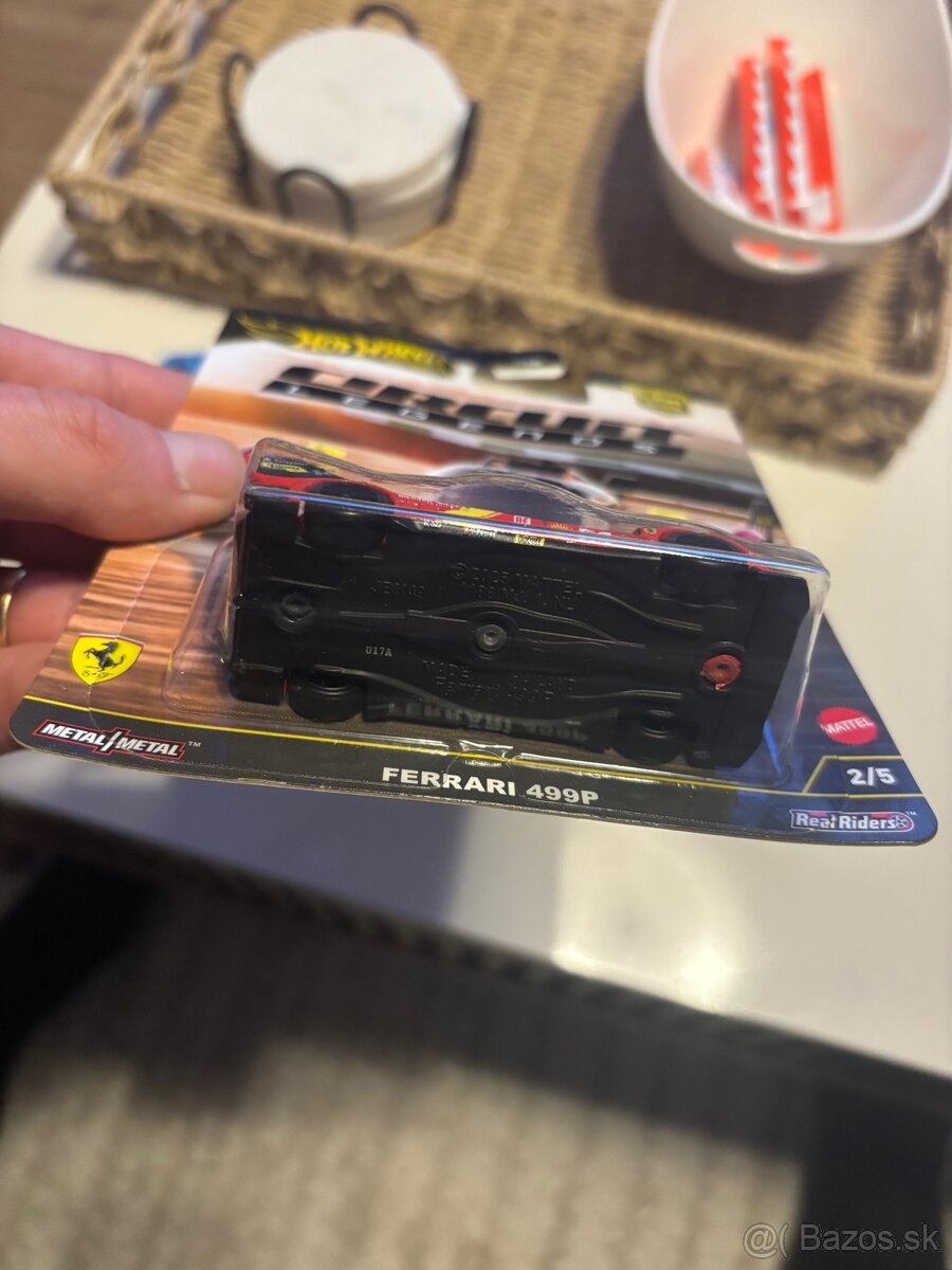 Hotwheels Premium Ferrari 499P - 5