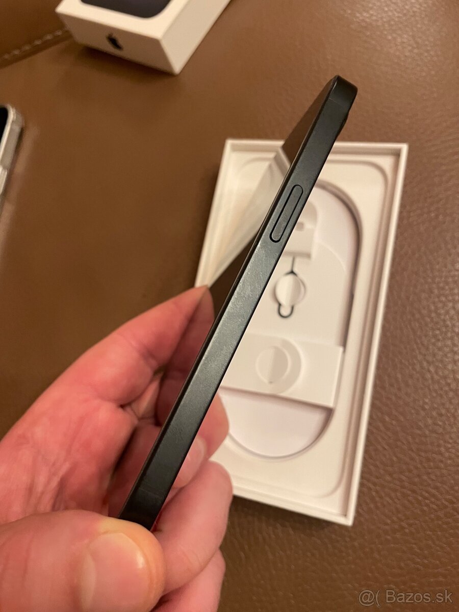 Iphone 16e 128GB - 5