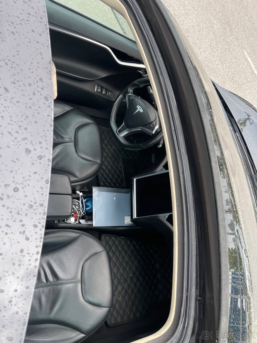 Tesla Model S P85, rok 2014. - 5