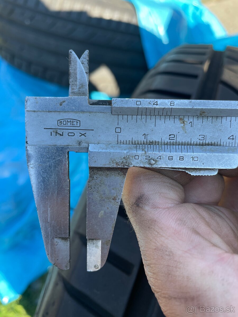 Strial 225/40 R18 letné - 5
