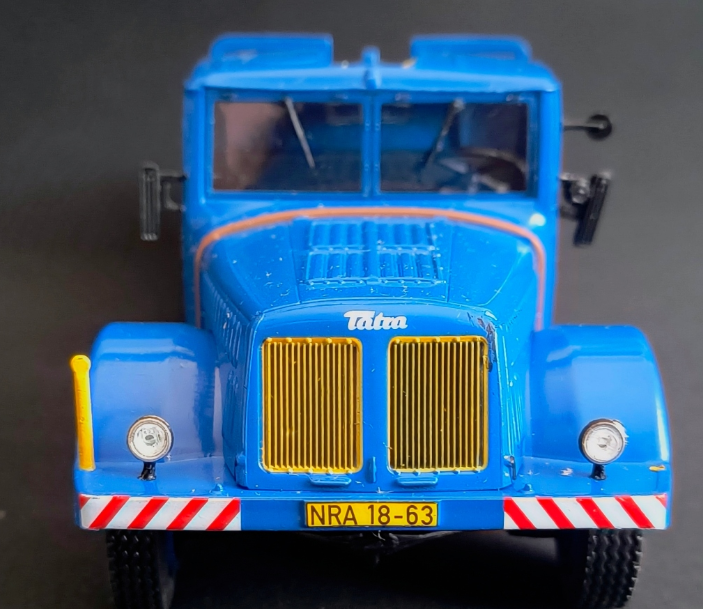 Tatra 111 1:43 - 5