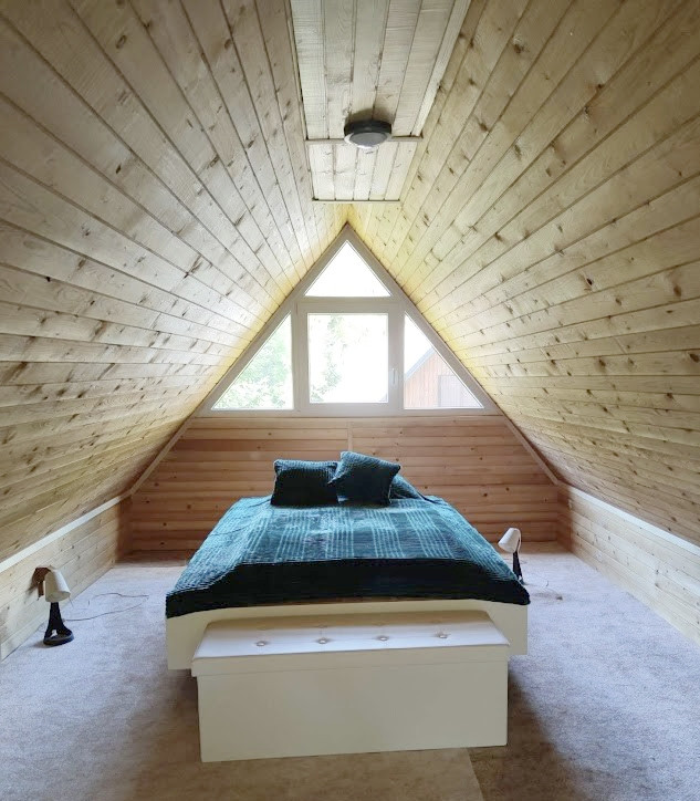 ROZPRÁVKOVÁ KOMPLETNE ZREKONŠTRUOVANÁ ZARIADENÁ CHATA NA LV - 5