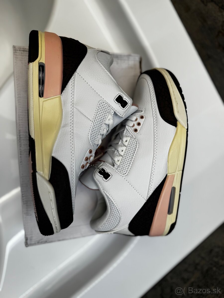 Jordan 3 Dark Mocha - 5