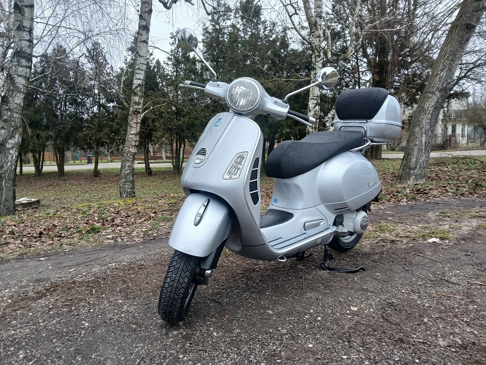 Piaggio Vespa GTS 250 - 5