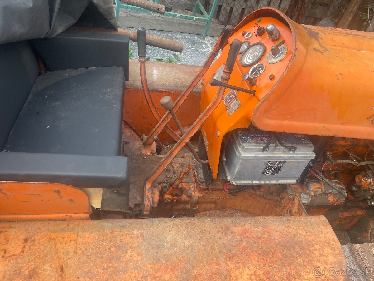 Fiat pásový traktor železný Kôň - 5