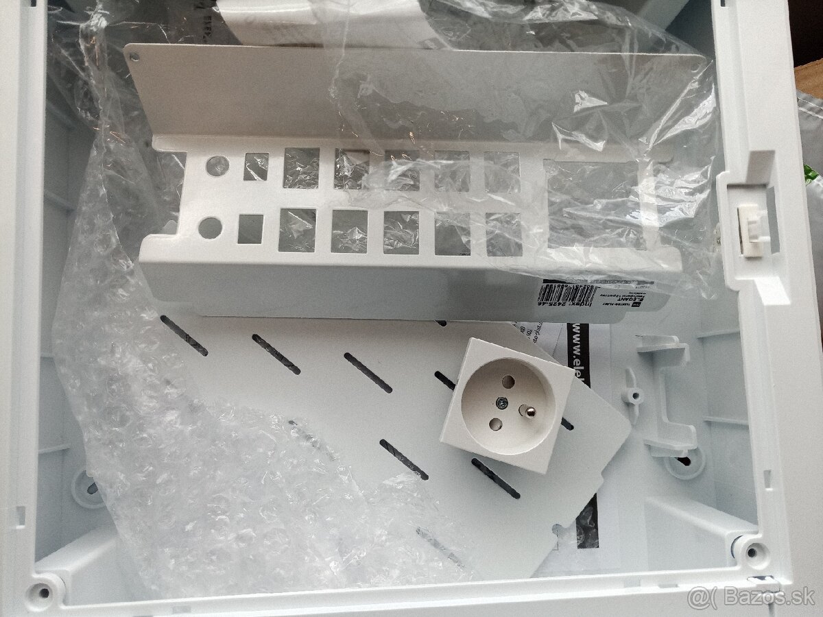 Multimediálna rozvodnica - poškodenie - 5