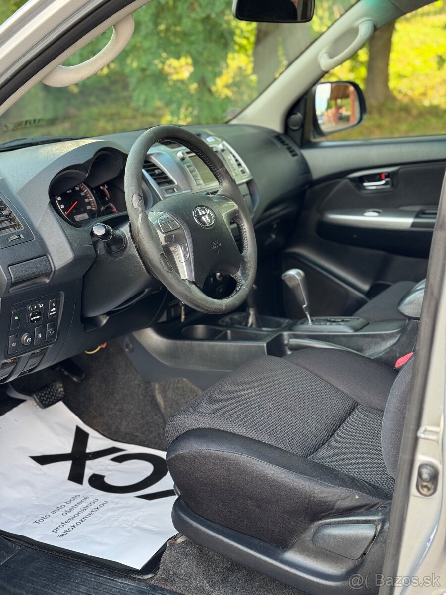 Toyota Hilux 3.0