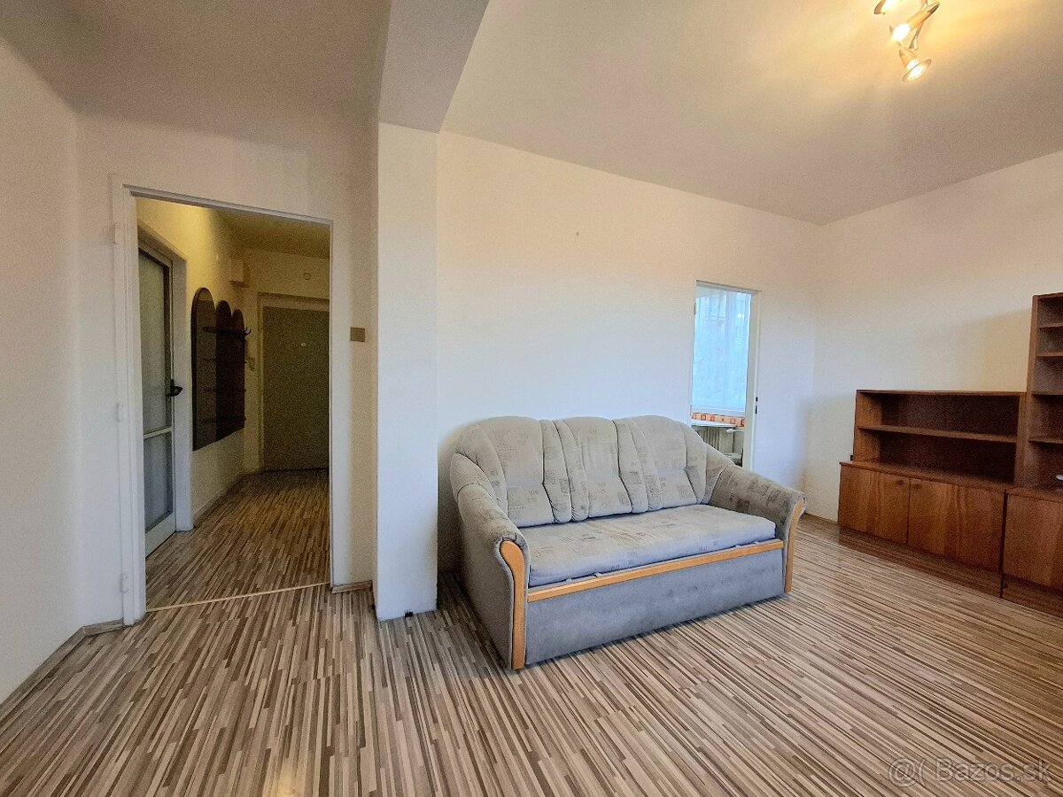 3 - izbový byt v pôvodnom stave, Prievidza - Š. Králika - 5