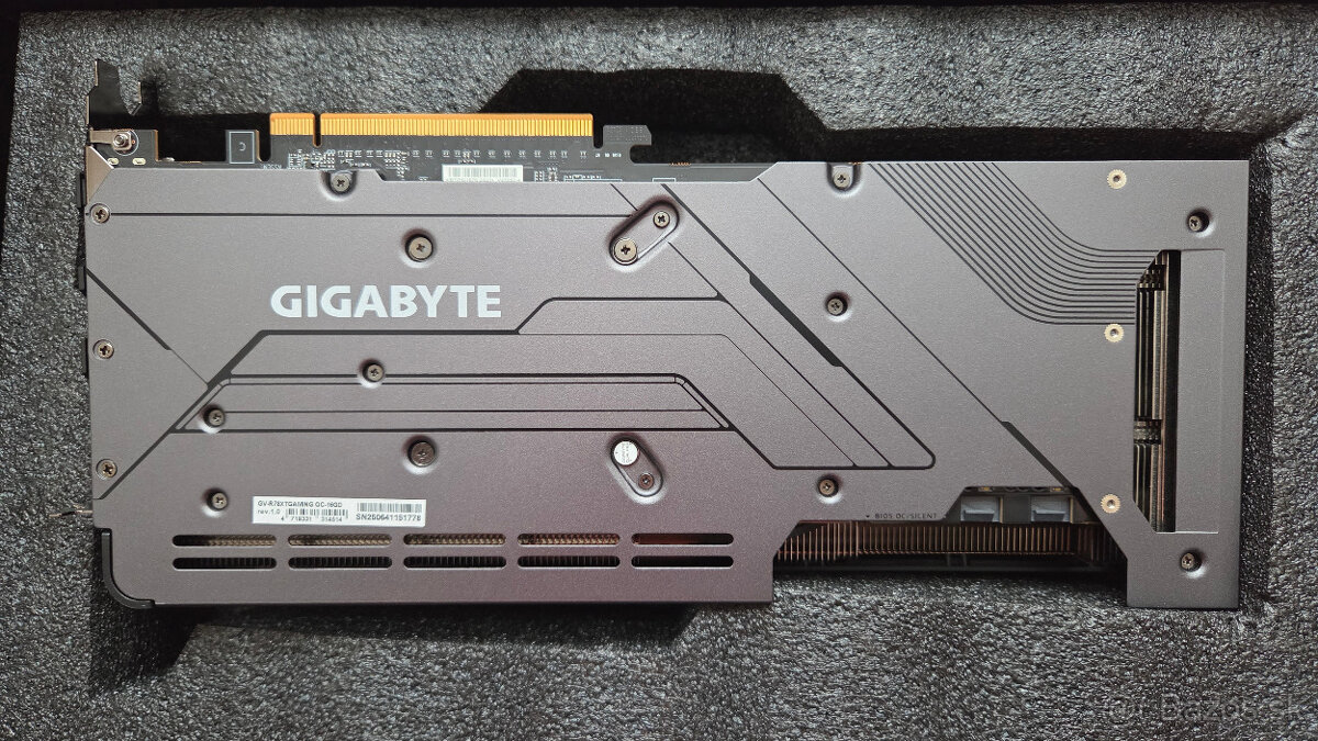 GIGABYTE Radeon RX 7800 XT GAMING OC 16G - 5