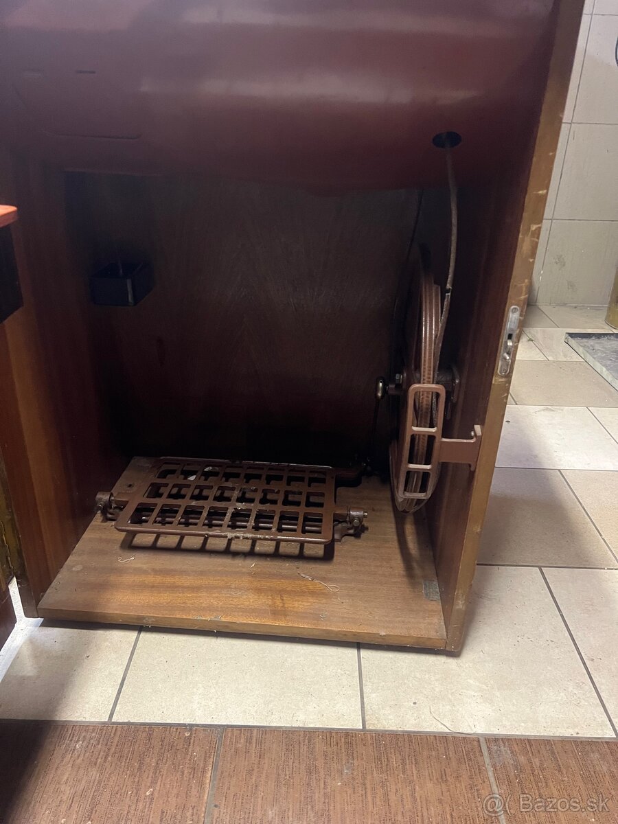 Šijací stroj Lada - 5