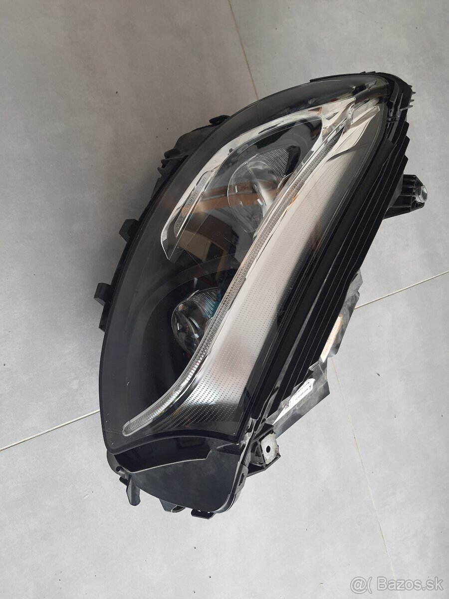 Mercedes GLC predne prave svetlo LED inteligent light system - 5