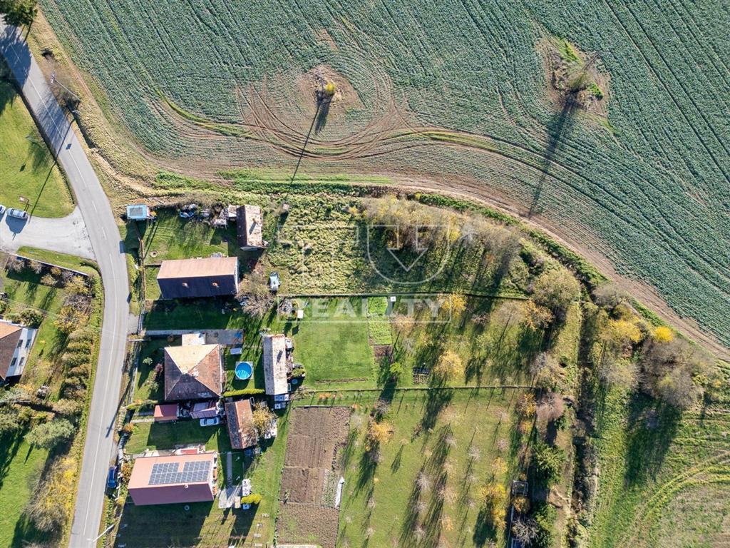 Pozemok s rodinným domom a hospodárskou budovou, 1648 m2... - 5