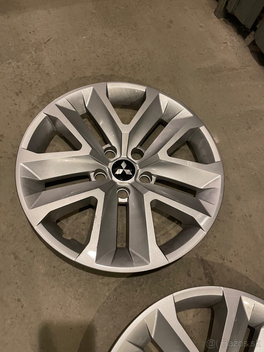 Originál Mitsubishi puklice 17 - 5