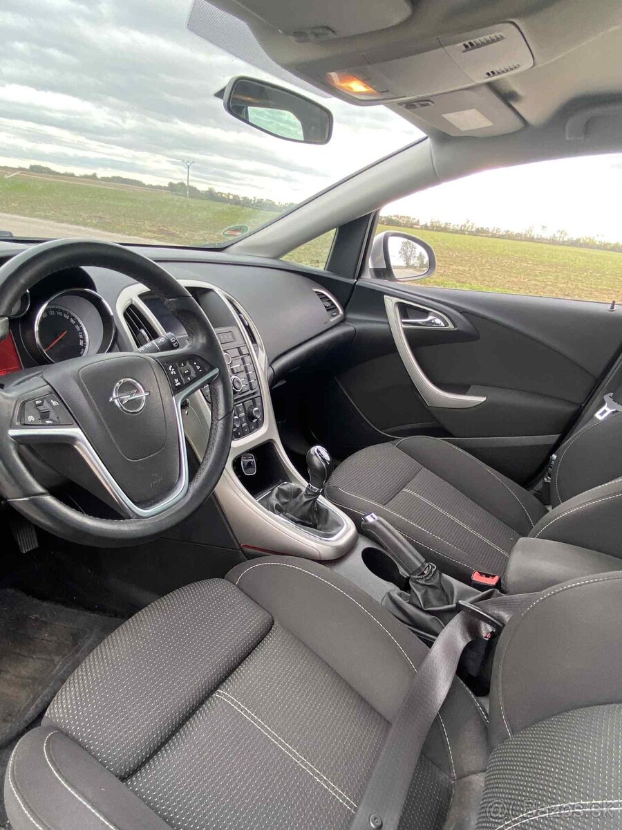 Opel astra sport tourer 1.7 cdti nová STK ek - 5